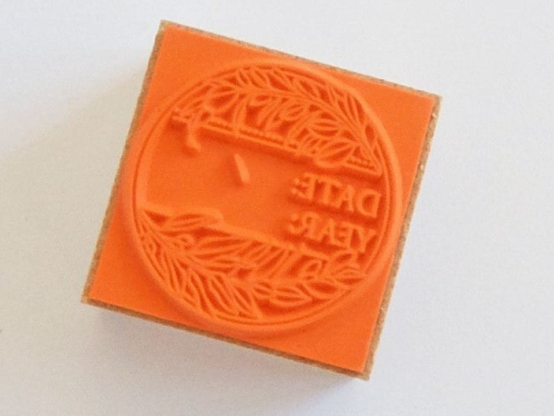 Ponchise Wooden Rubber Stamp Round Date Label - Laurel