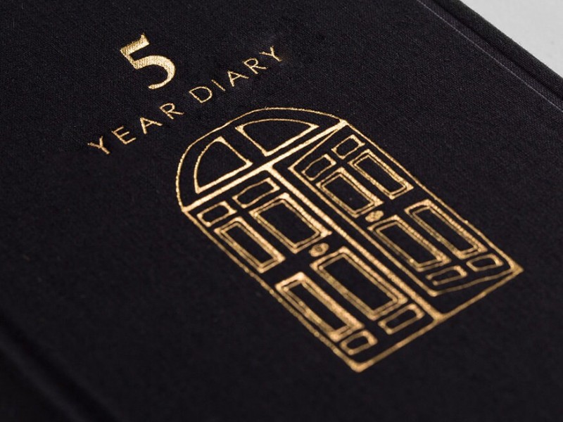 MD 5 Year Diary - Black