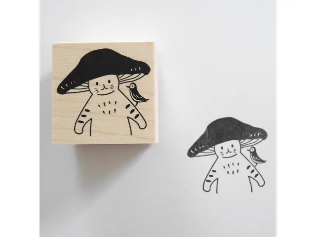 4Legs Rubber Stamp Mushroom Cat - Hello
