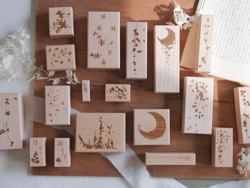 Jeenzaa Zoey Rubber Stamp Moon Shadow - Falling Petals