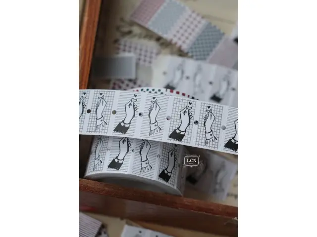 LCN Label Sticker Roll - Finger Heart