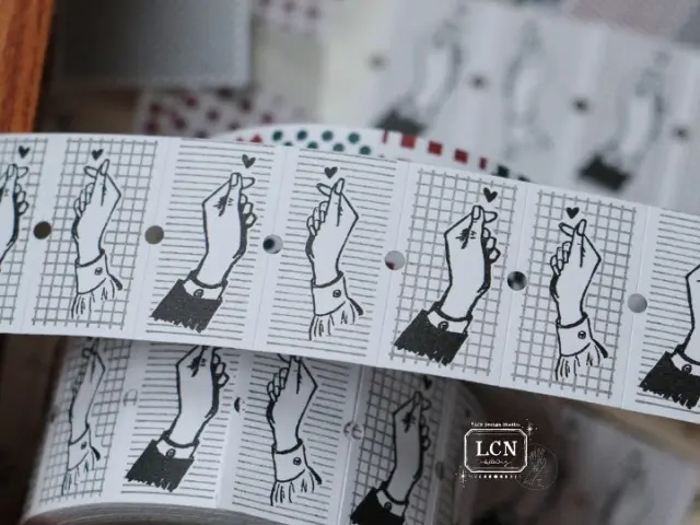 LCN Label Sticker Roll - Finger Heart