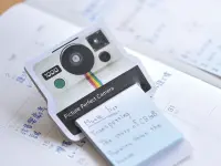 MU Sticky Note - Polaroid Camera