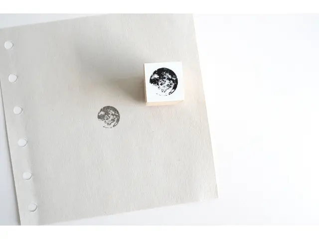 Yohaku Rubber Stamp S-118 - Mangetsu