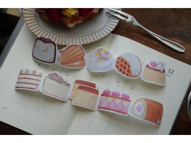 Ivy Snow Sticky Notes Roll - Whimsical Desserts