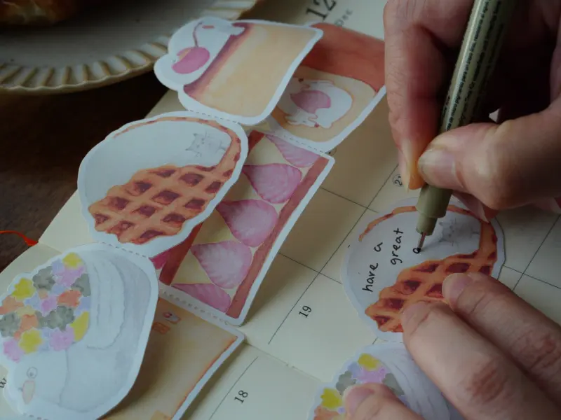 Ivy Snow Sticky Notes Roll - Whimsical Desserts
