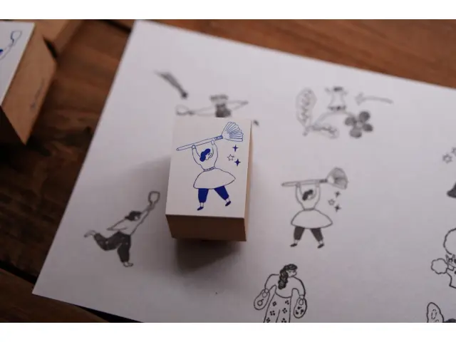 Ivy Snow Stamp - Cleaning