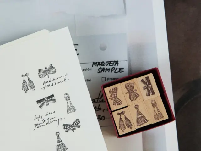 Pre-Order Kurukynki Wooden Rubber Stamp Set Loop And Lantern - Ribbon And Tassel