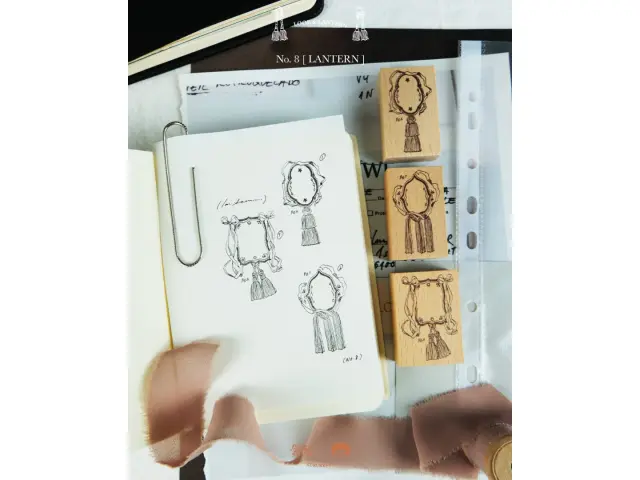 Kurukynki Wooden Rubber Stamp Loop And Lantern - Lanterns