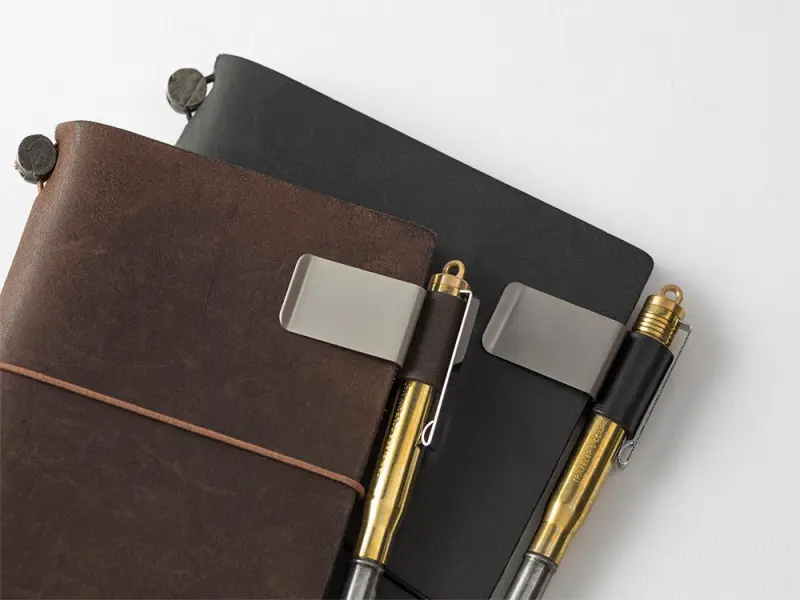 Penholder (M) Brown