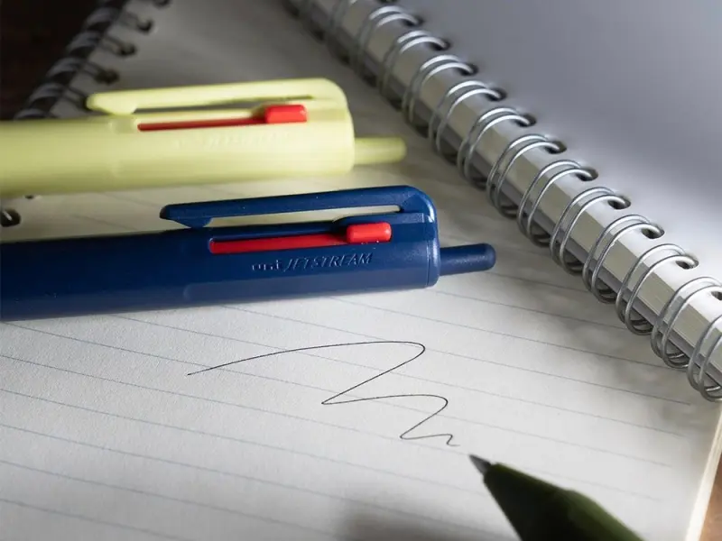 Uniball JETSTREAM More Black Ballpoint Pen 3-color 0.7 - Navy