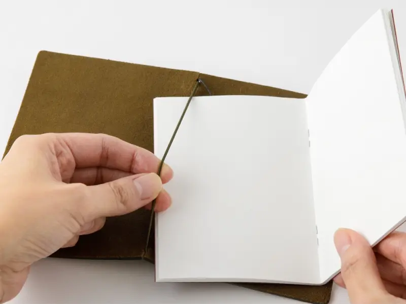 Traveler's Notebook Passport - Olive