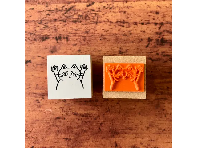 Renkonsha Shironeko Rubber Stamp - Paws Up