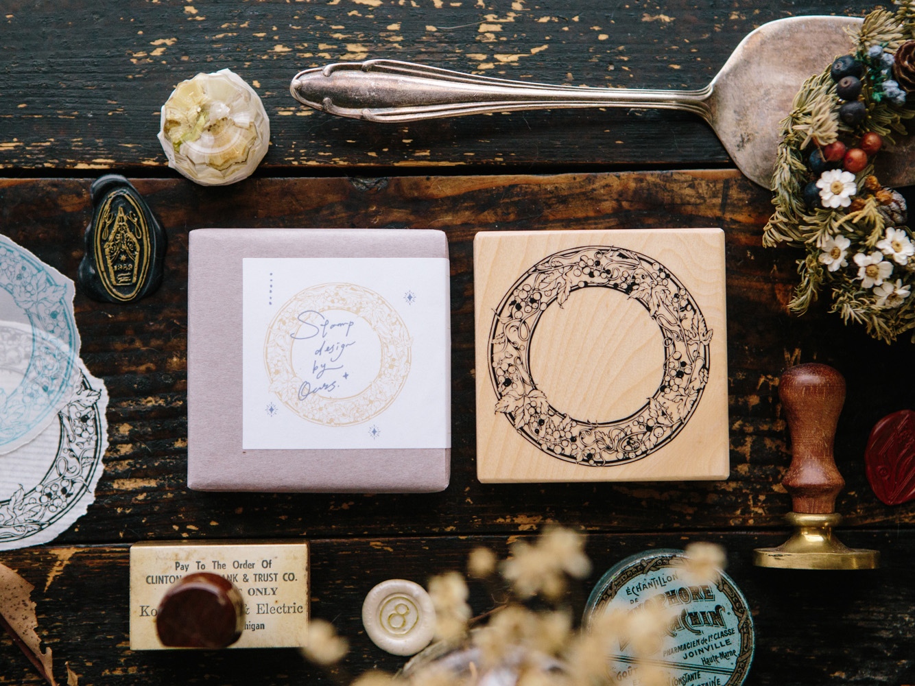 OURS Wild Grape Frame Rubber Stamp