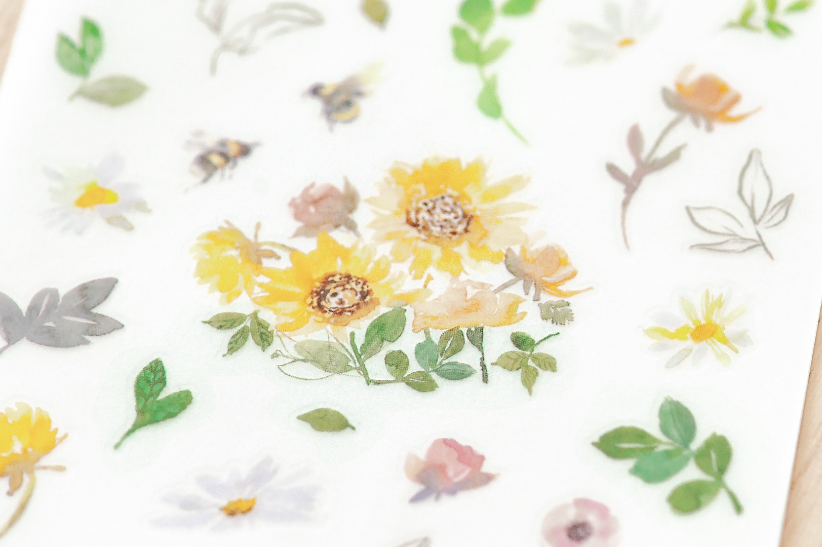 MU Print-On Transfer Stickers 247 - Summer Bees