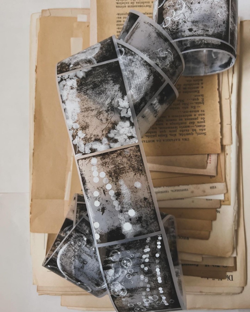 Plus Minus Matte PET Tape - Noir 06 Foliage