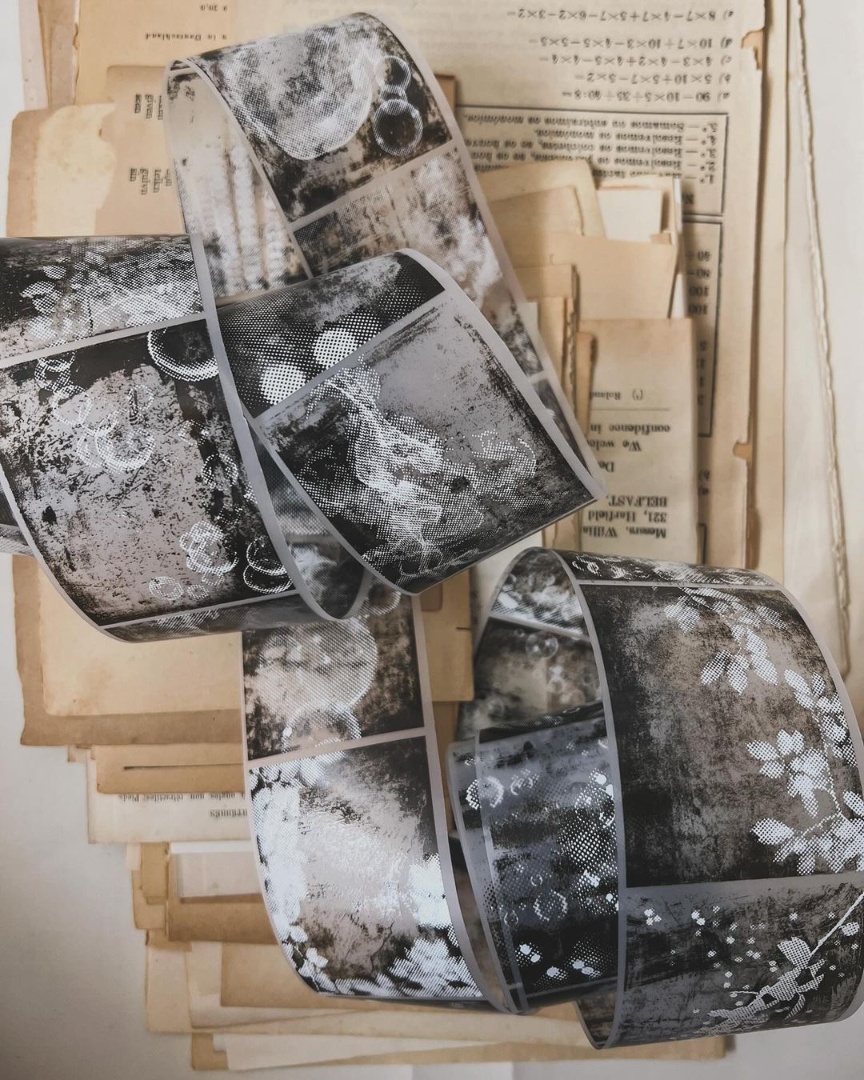 Plus Minus Matte PET Tape - Noir 06 Foliage