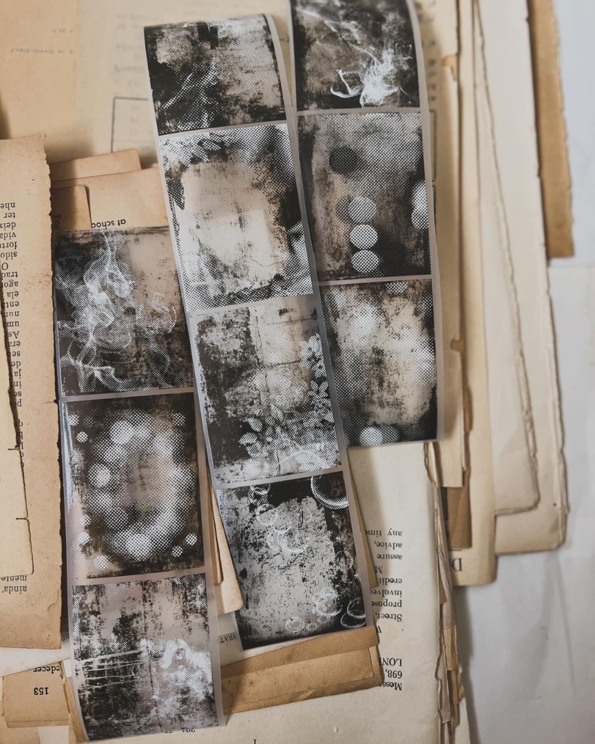 Plus Minus Matte PET Tape - Noir 06 Foliage