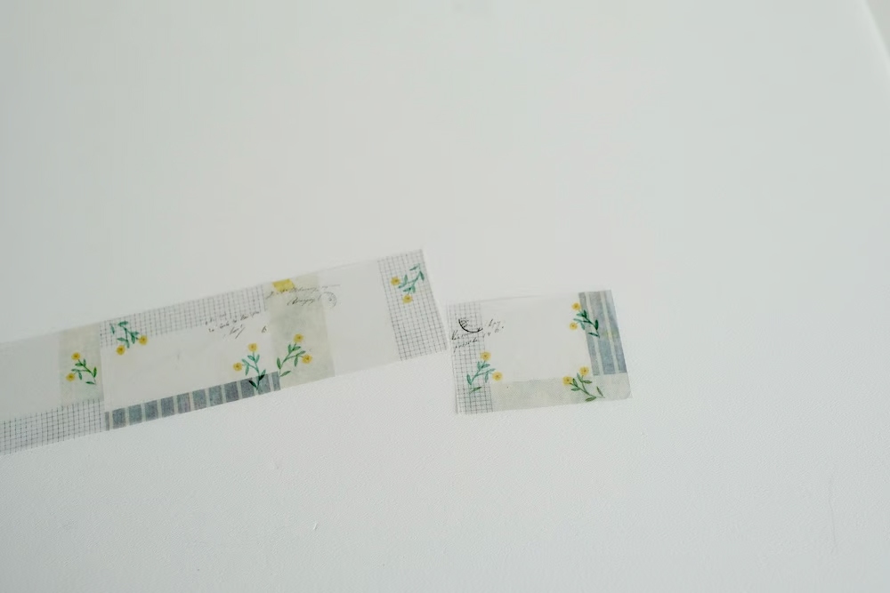 Yohaku Tracing Roll Sticky Note CHECK&STRIPE Winter Gift 2024 - YC-025