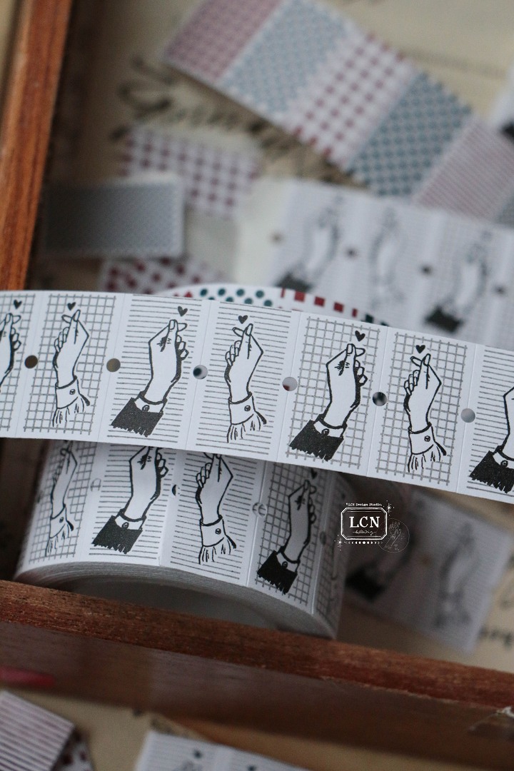 LCN Label Sticker Roll - Finger Heart