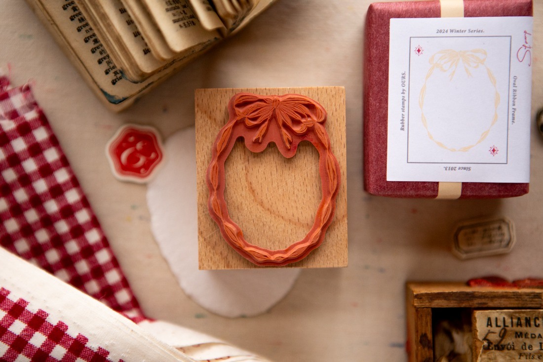 OURS Wooden Rubber Stamp - Oval Ribbon