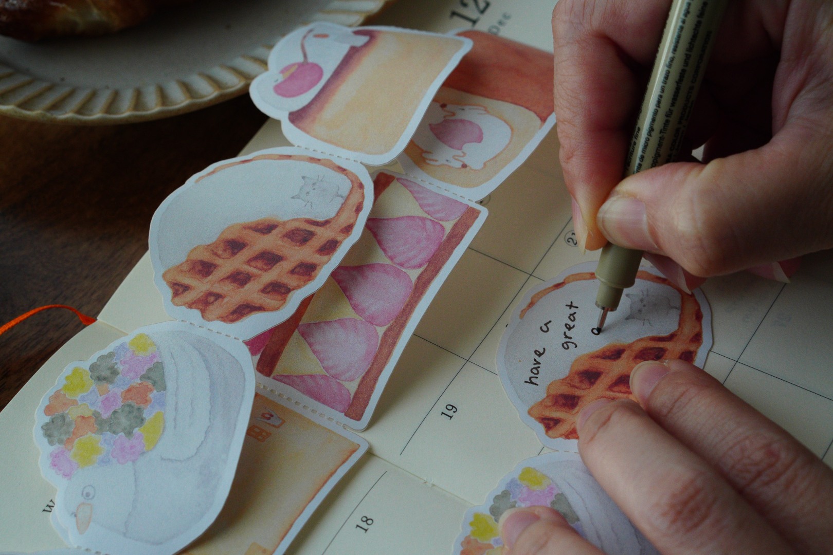 Ivy Snow Sticky Notes Roll - Whimsical Desserts