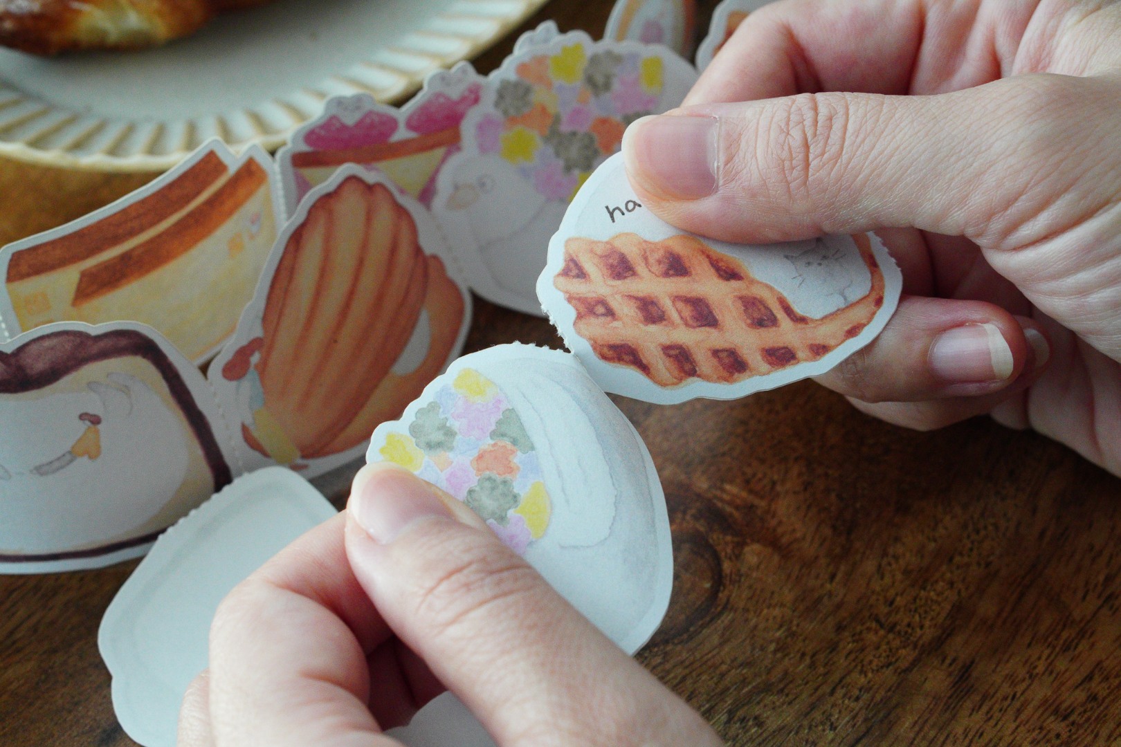Ivy Snow Sticky Notes Roll - Whimsical Desserts