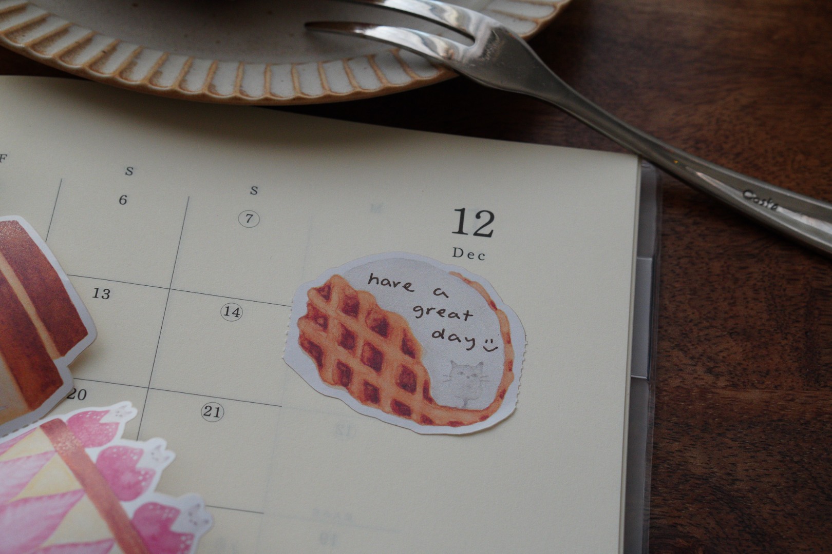 Ivy Snow Sticky Notes Roll - Whimsical Desserts