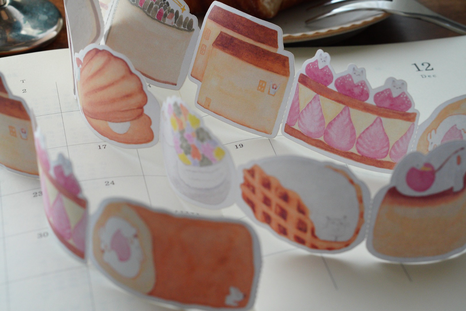 Ivy Snow Sticky Notes Roll - Whimsical Desserts