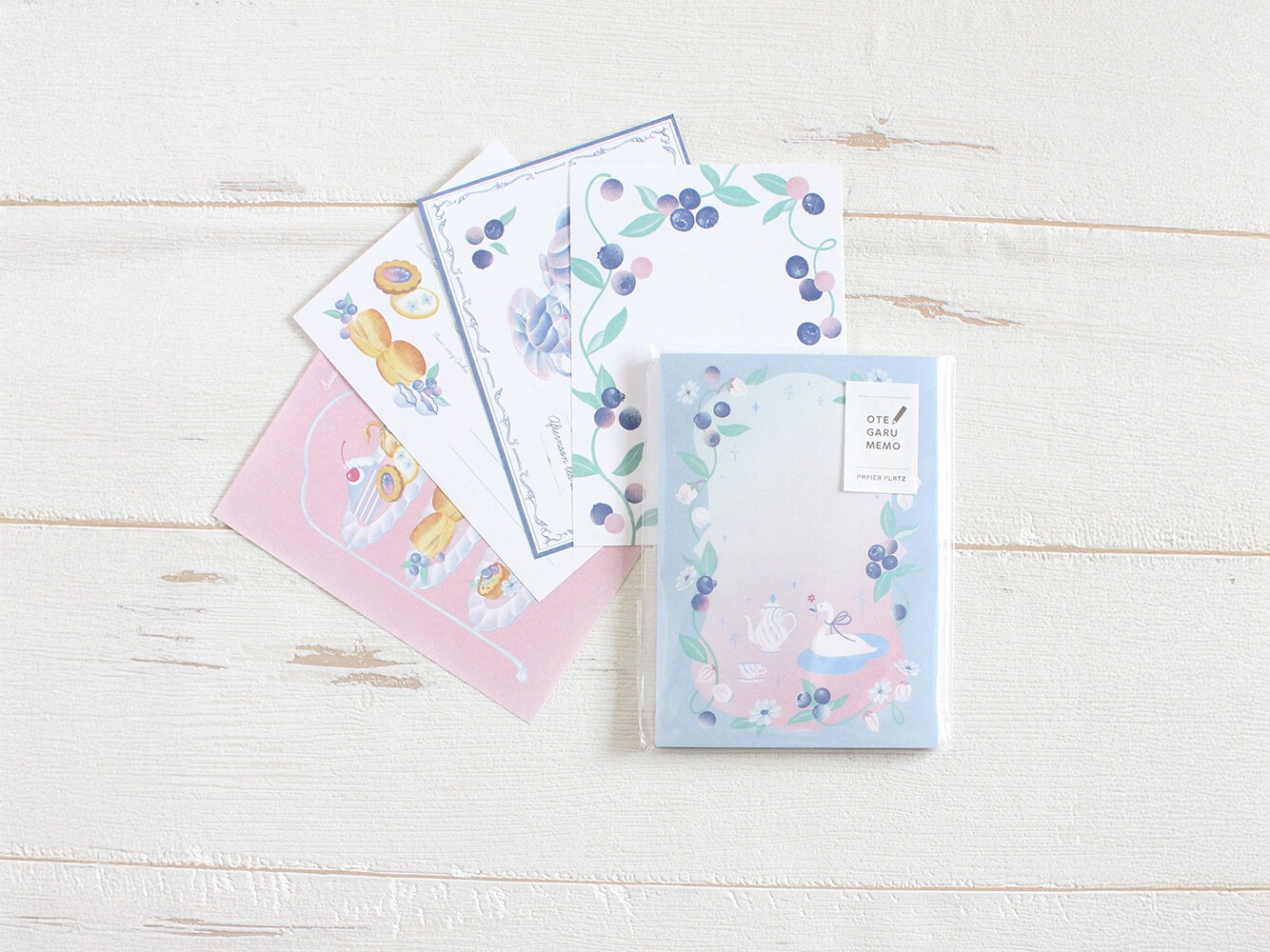 Papier Platz x A La Caldo Otegaru Memo Pad - Swan