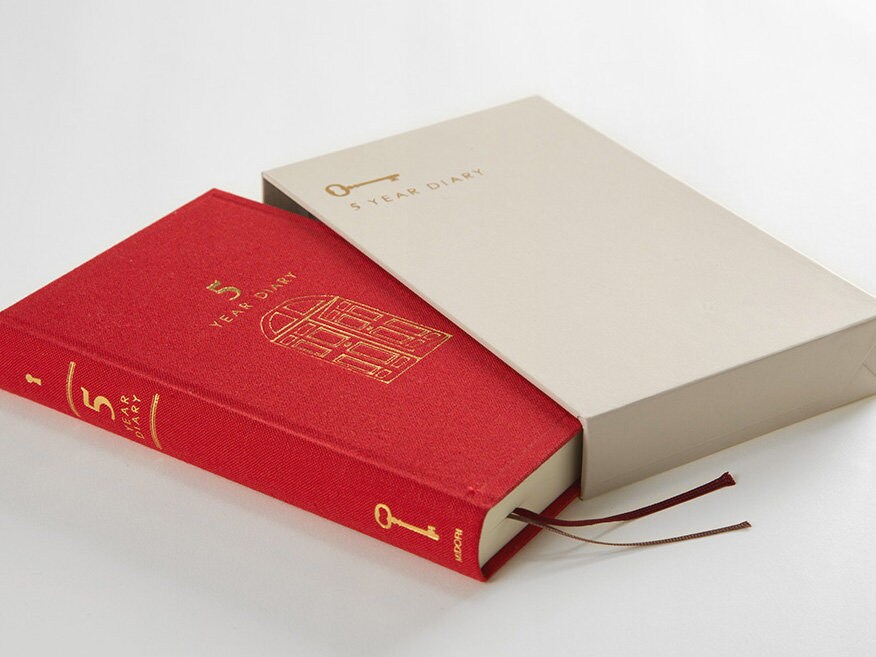 MD 5 Year Diary - Red